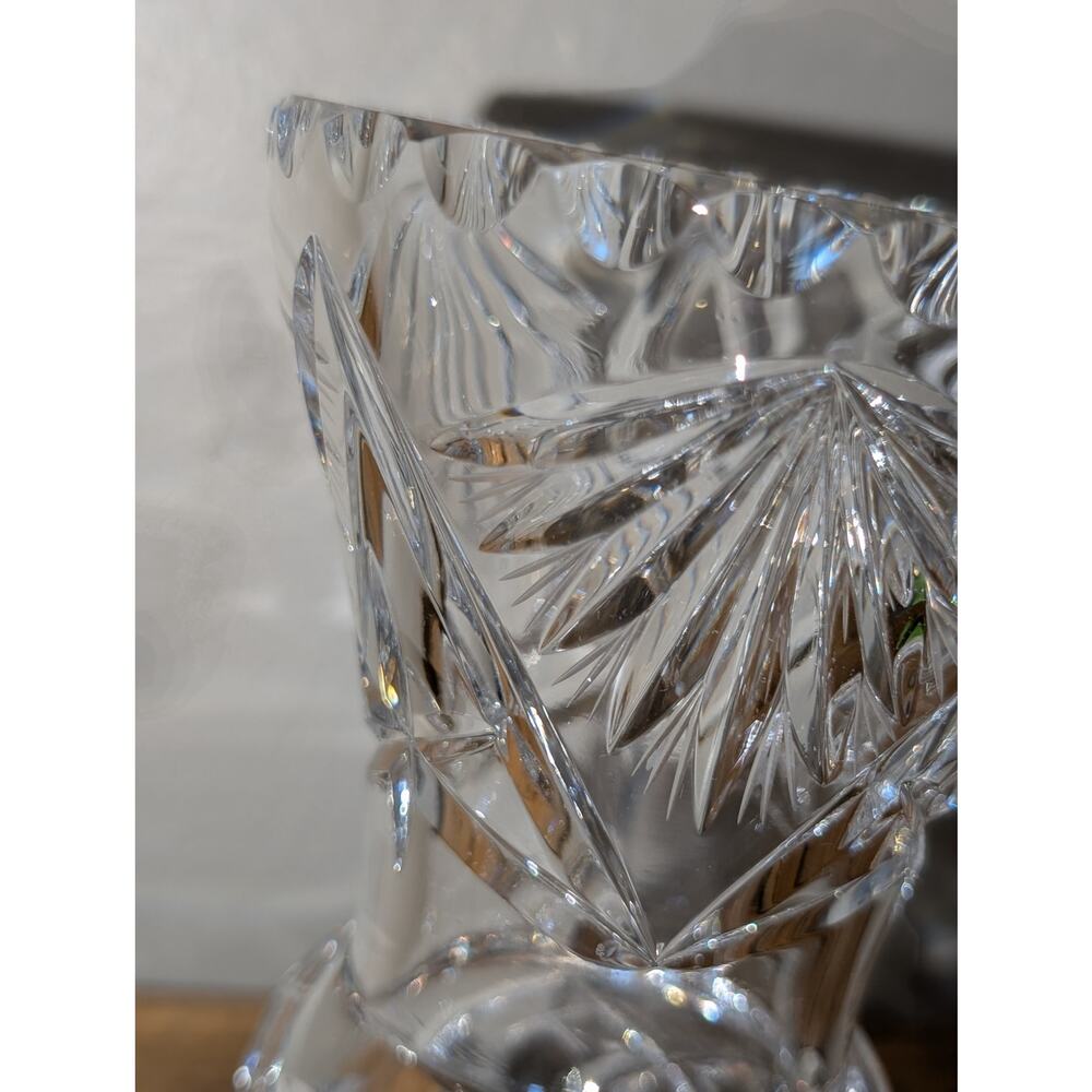 Gorgeous Vintage Cut Crystal Tripod Footed Scalloped Mouth Flower Vase - Picture 5 of 11